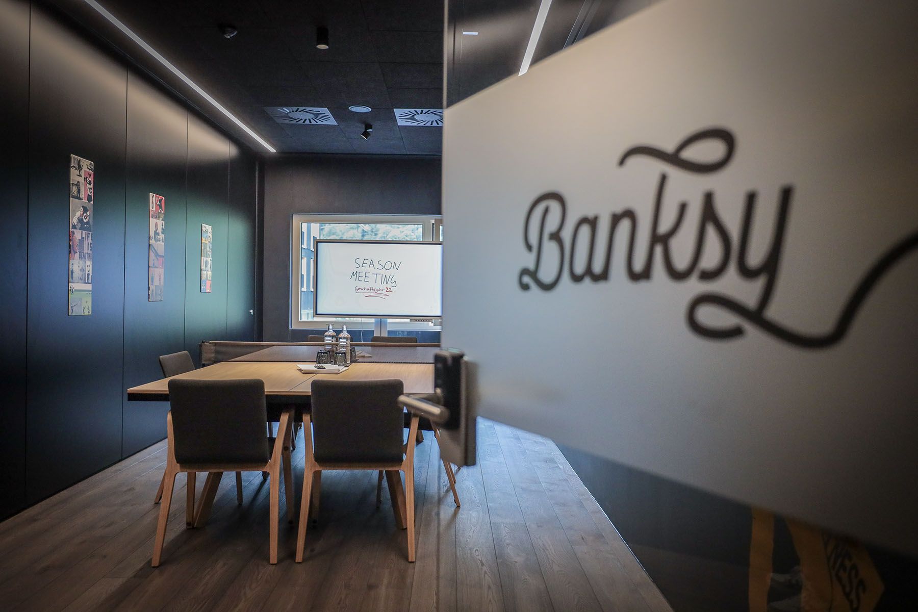 Zugang zum Konferenzraum Banksy