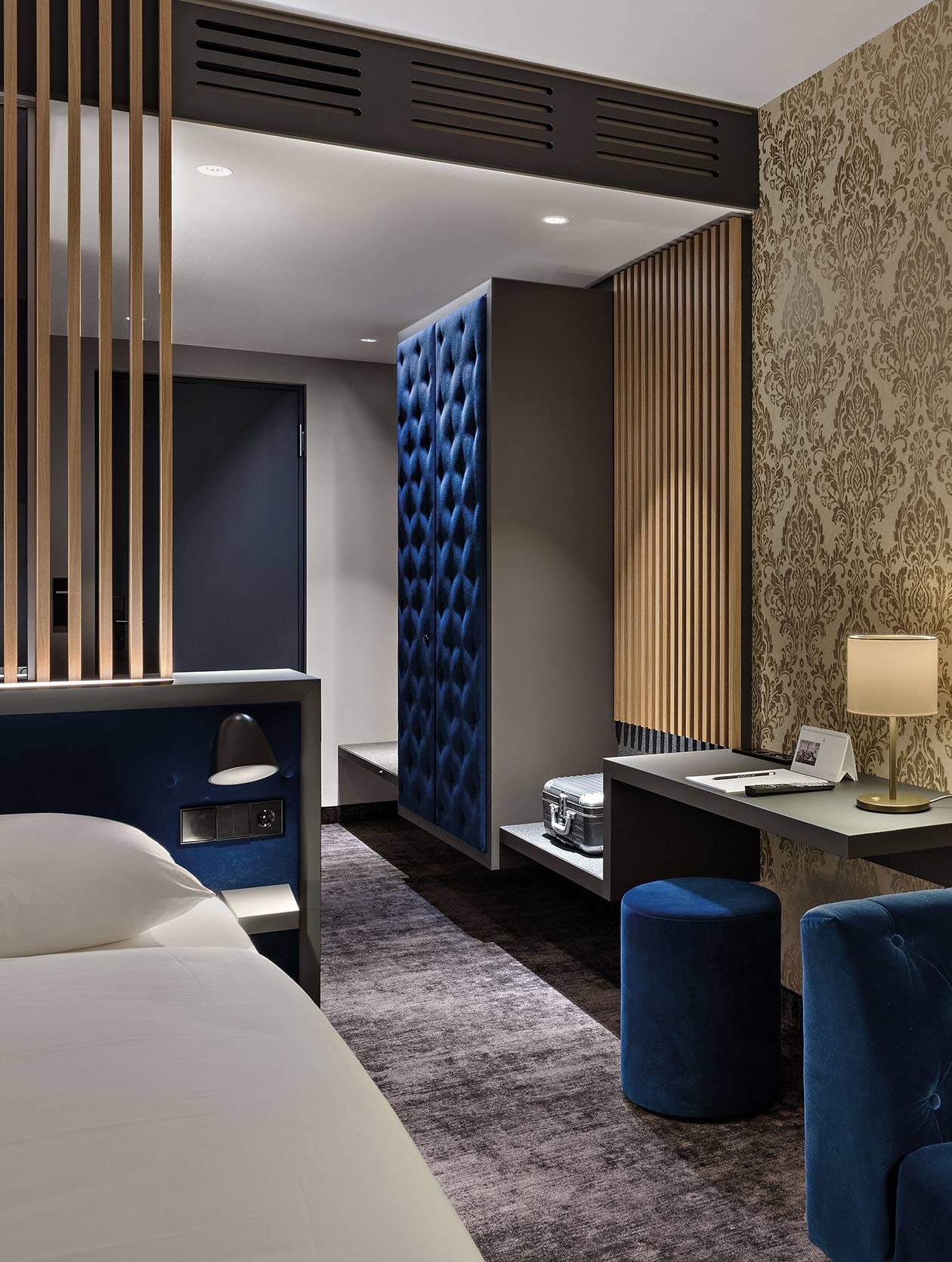 Luxuriös ausgestattete Zimmer in edlen Materialien im Emser Thermenhotel - Innenausbau und Ausstattung durch APPIA Contract GmbH