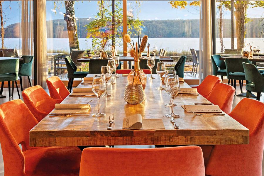 gedeckter Tisch im Restaurant Uferpark 57 in Überlingen