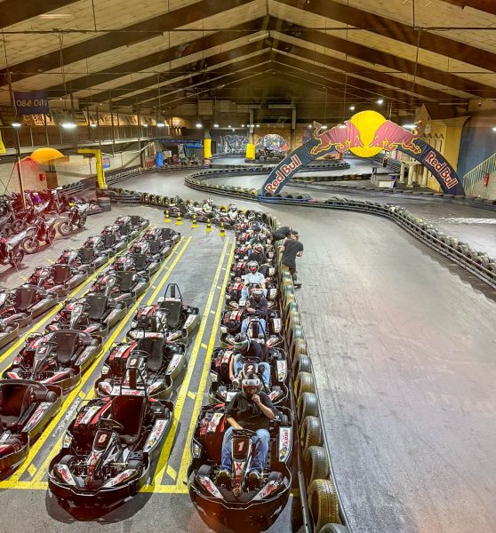 Azubiausflug Kartbahn Aufstellung