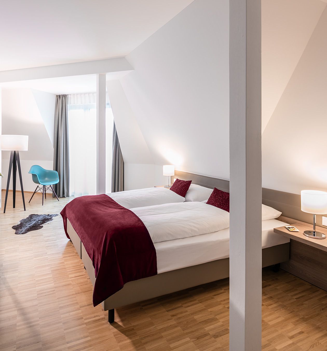Helles und modernes Hotelzimmer im Hotel Trezor in Singen am Hohentwiel - Generalsanierung durch APPIA Contract GmbH