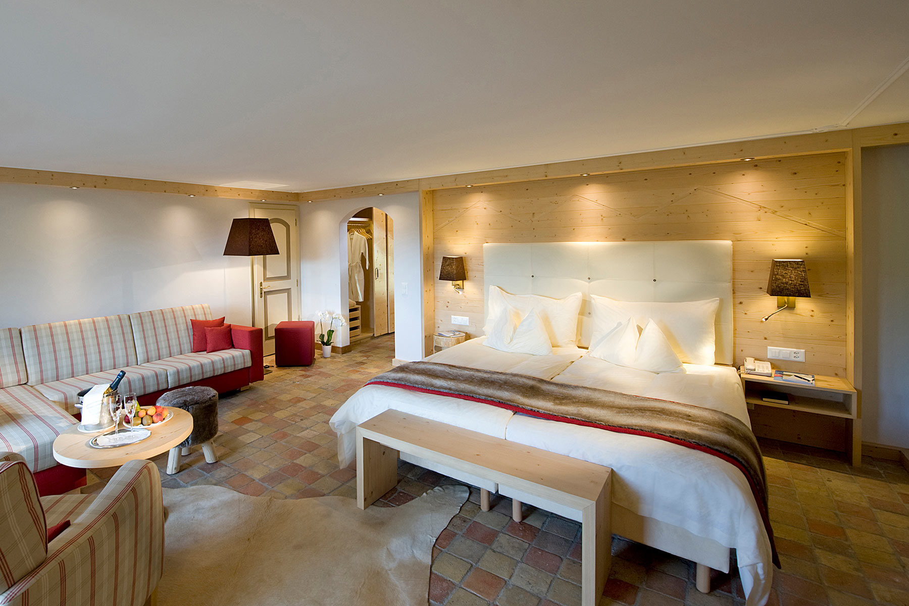 gro&szlig;z&uuml;giges Hotelzimmer im Golfhotel