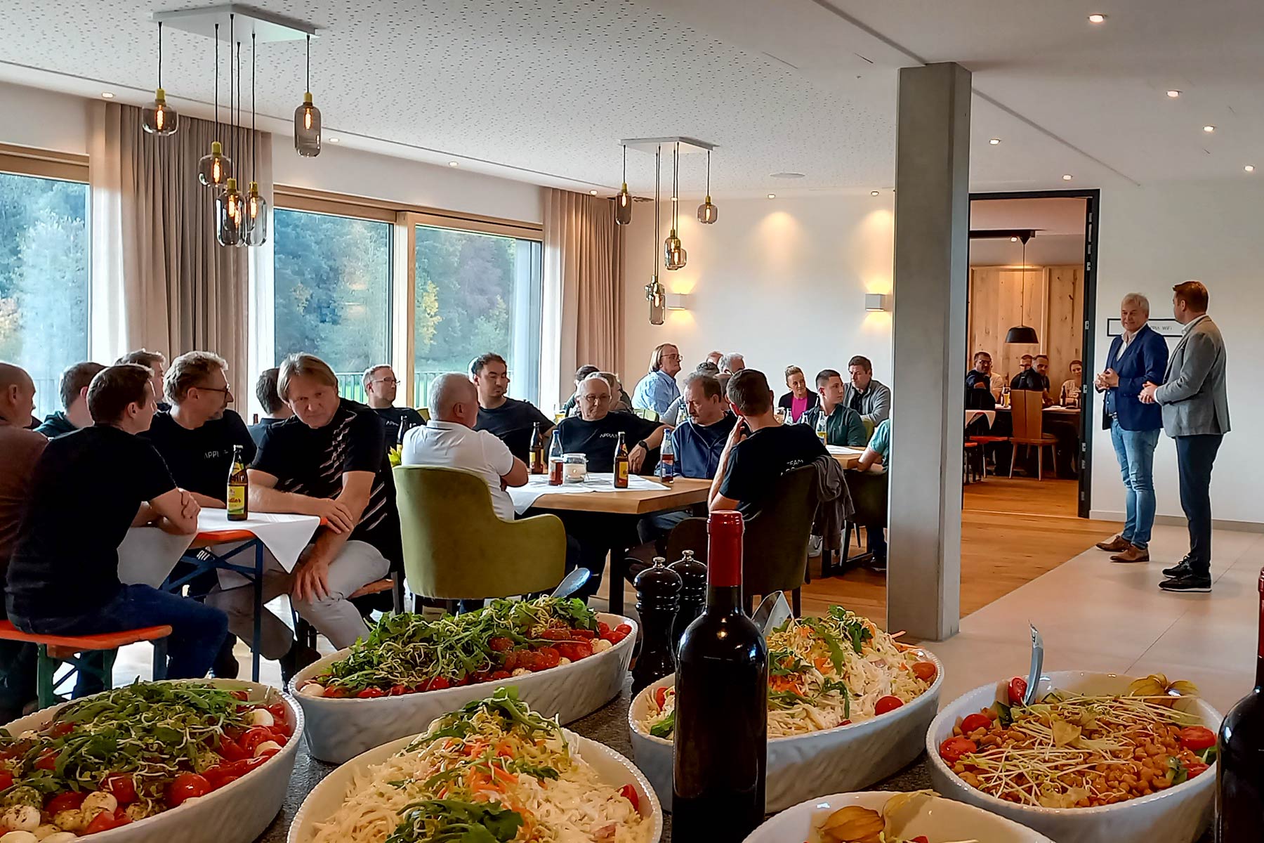 Appia-Mitarbeiter beim Herbstfest mit Verpflegung des Kulturwirt in Egglham