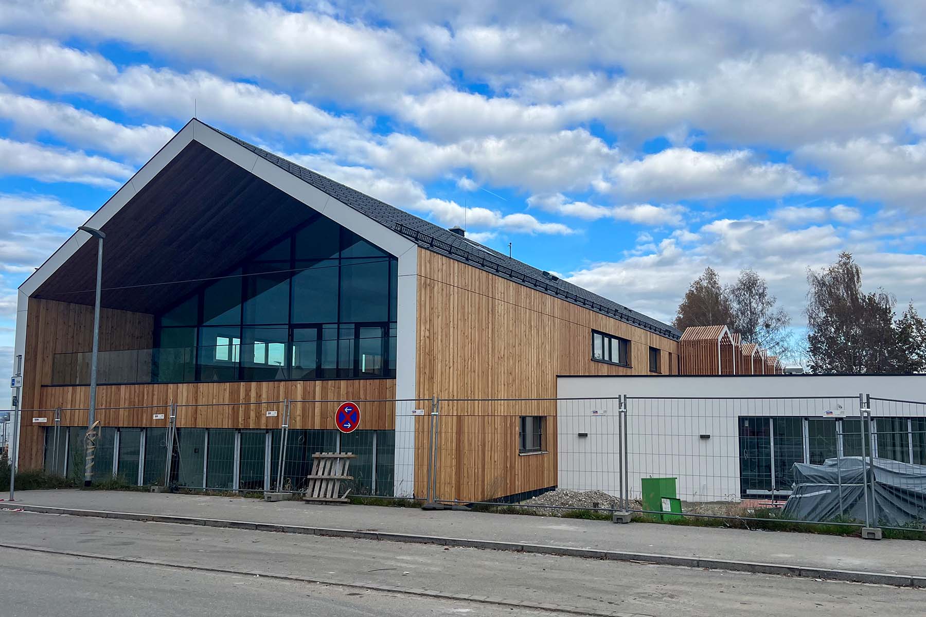 Fassadenarbeiten am Ronald McDonald Haus