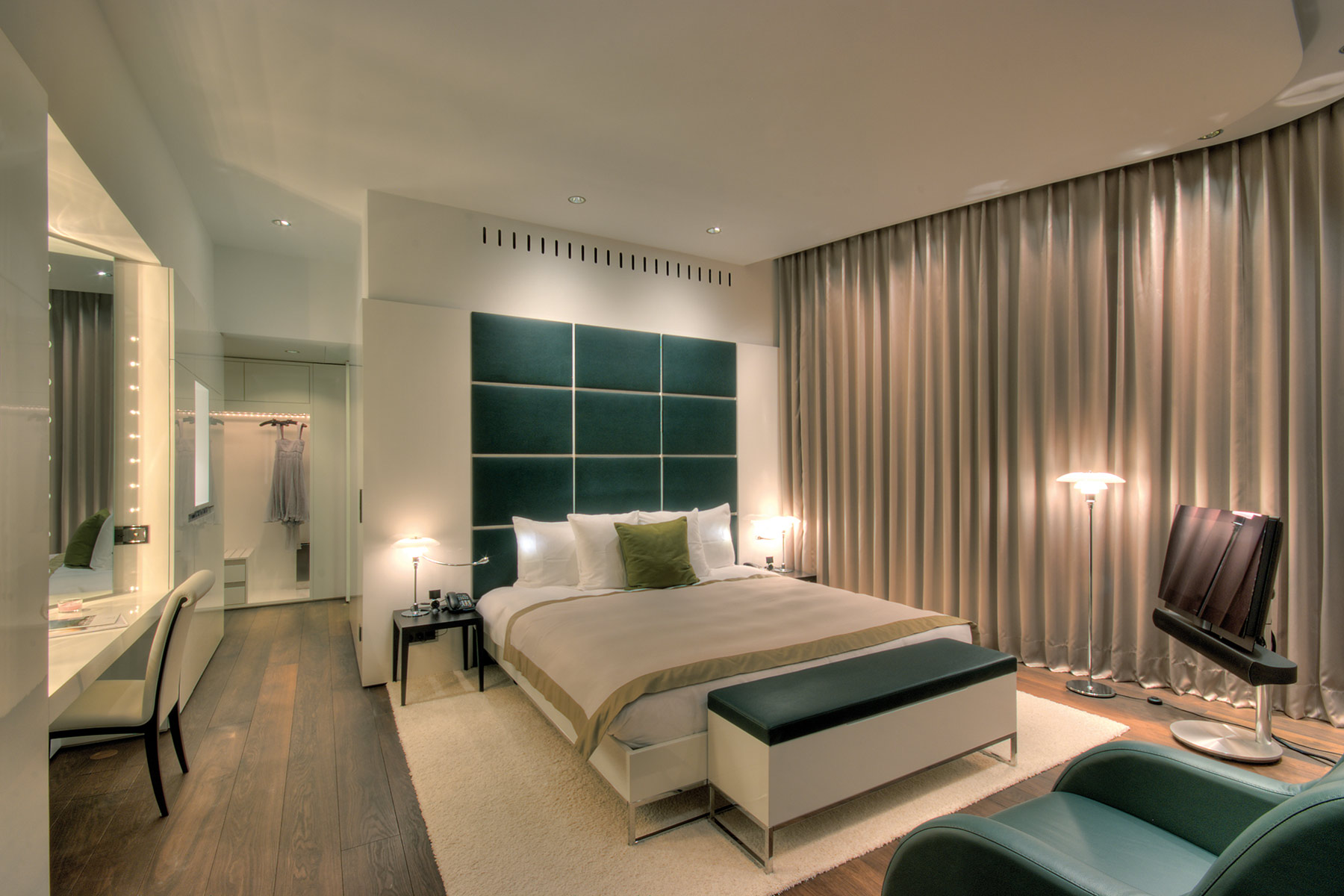 Bett der Massino Suite im The Grand Dolder in Z&uuml;rich