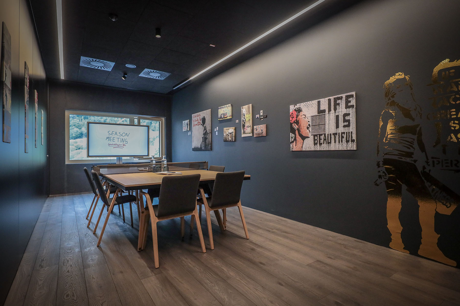 Meeting-Room "Banksy" im Revier Hotel Montafon