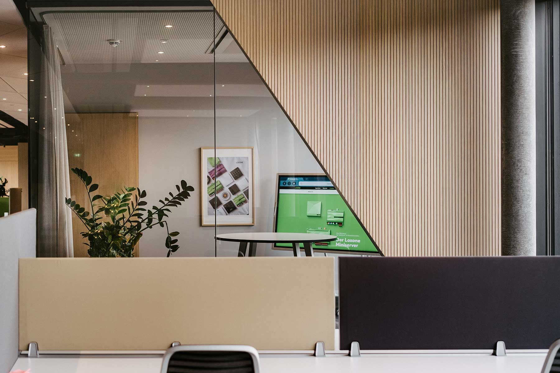 Büroraum mit Glastrennwand