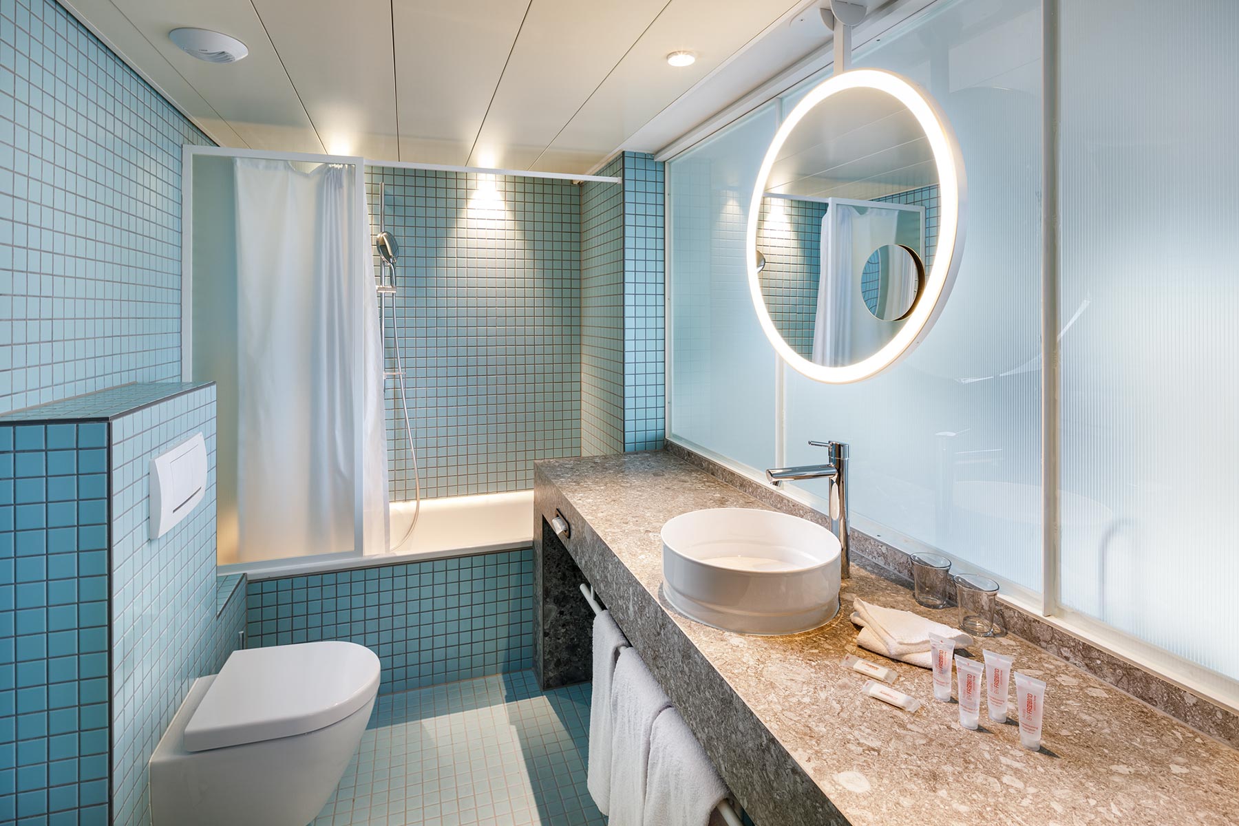 Hotel-Bad im Retro-Stil