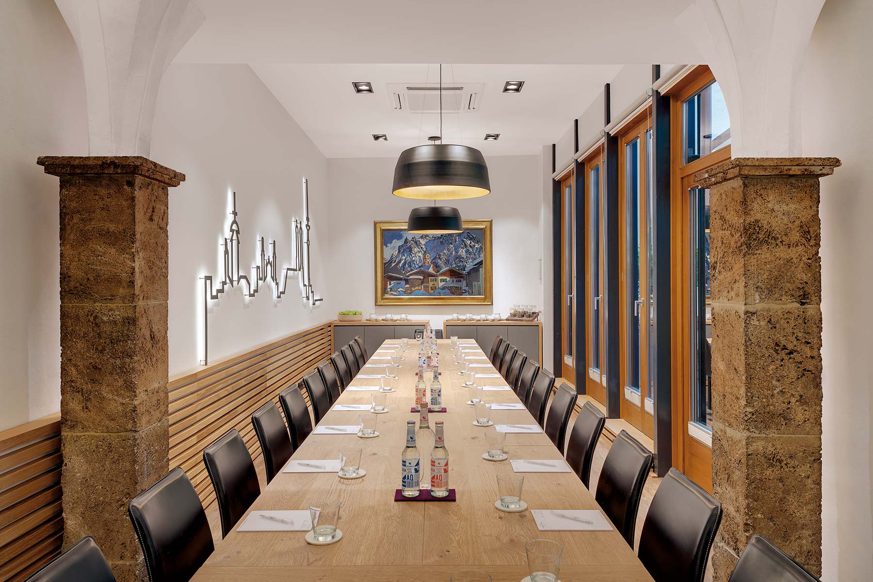 Meetingraum-Einrichtung im Alpen Hotel M&uuml;nchen