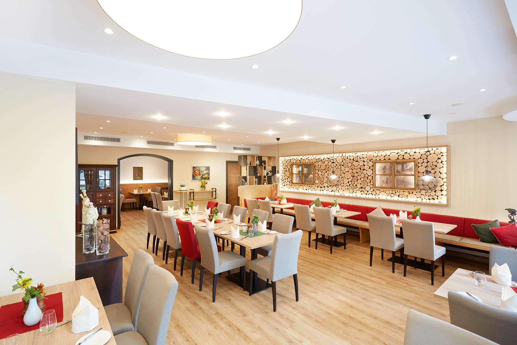 Hoteleinrichtung des Fr&uuml;hst&uuml;cksbereichs im Hotel Wilder Mann Aalen