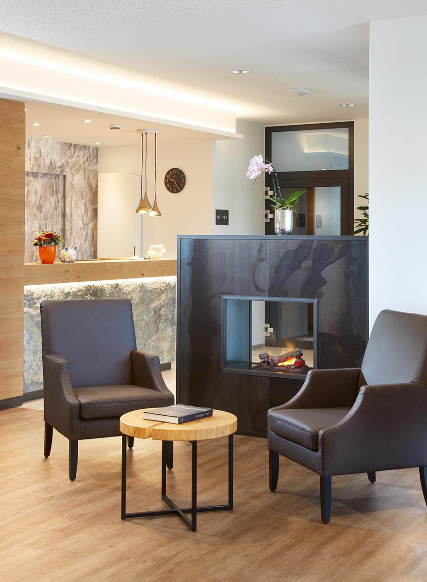 Lobby und Empfangstheke im Hotel Wilder Mann Aalen