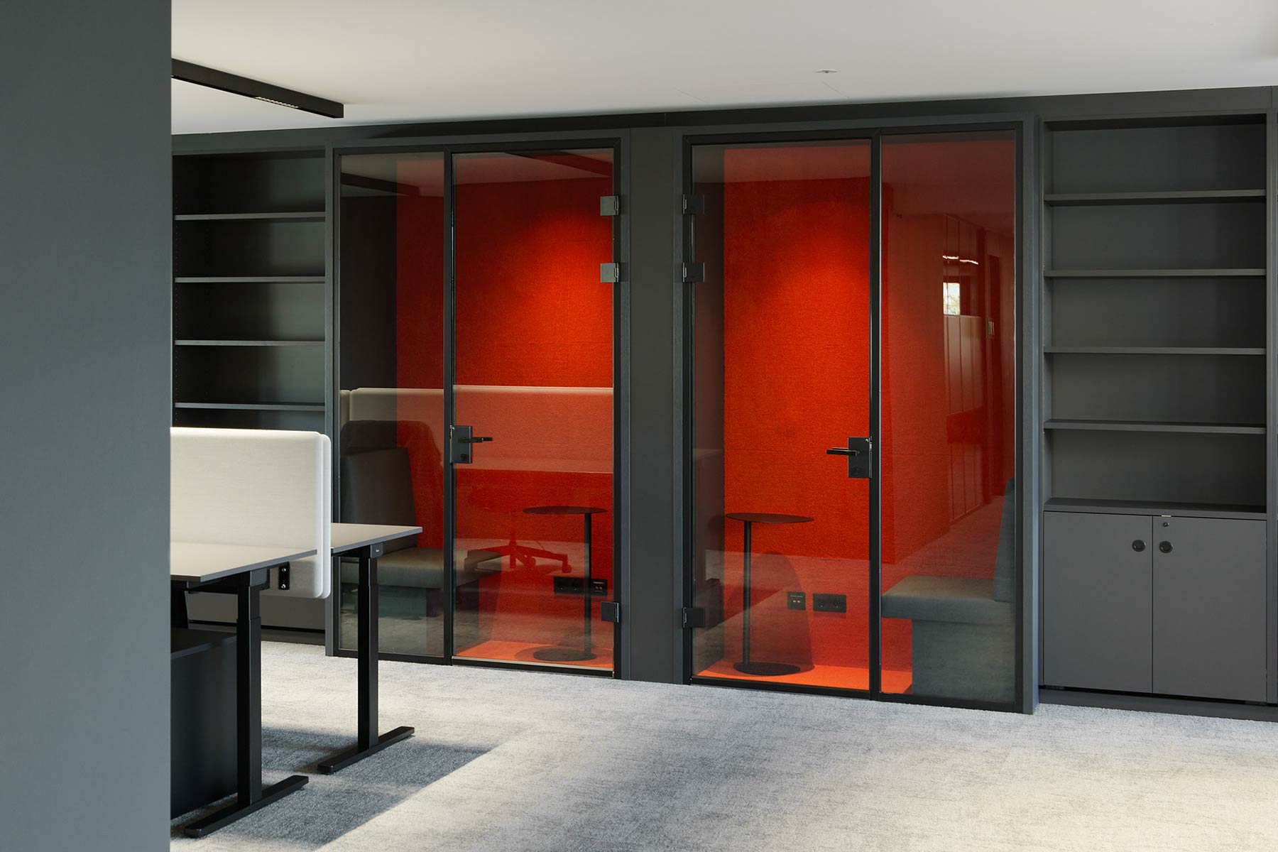 Telefonkabinen im modernen Office
