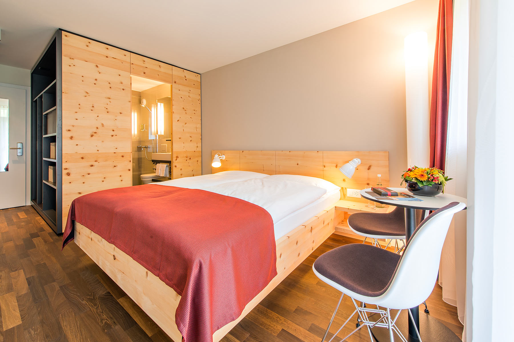 Doppelbettzimmer in Sils-Maria im Hotel Schweizerhof