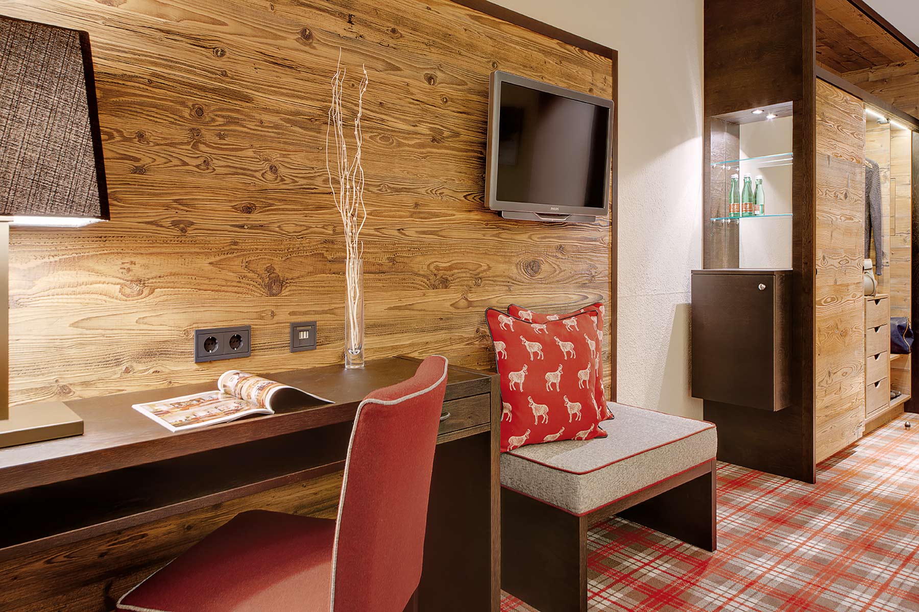 nahe Schreibtischansicht im Sporthotel Lamark in Hochfügen