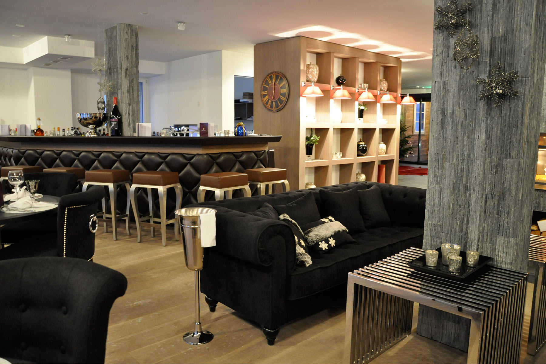 Bar im Suitenhotel Matthiol in Zermatt