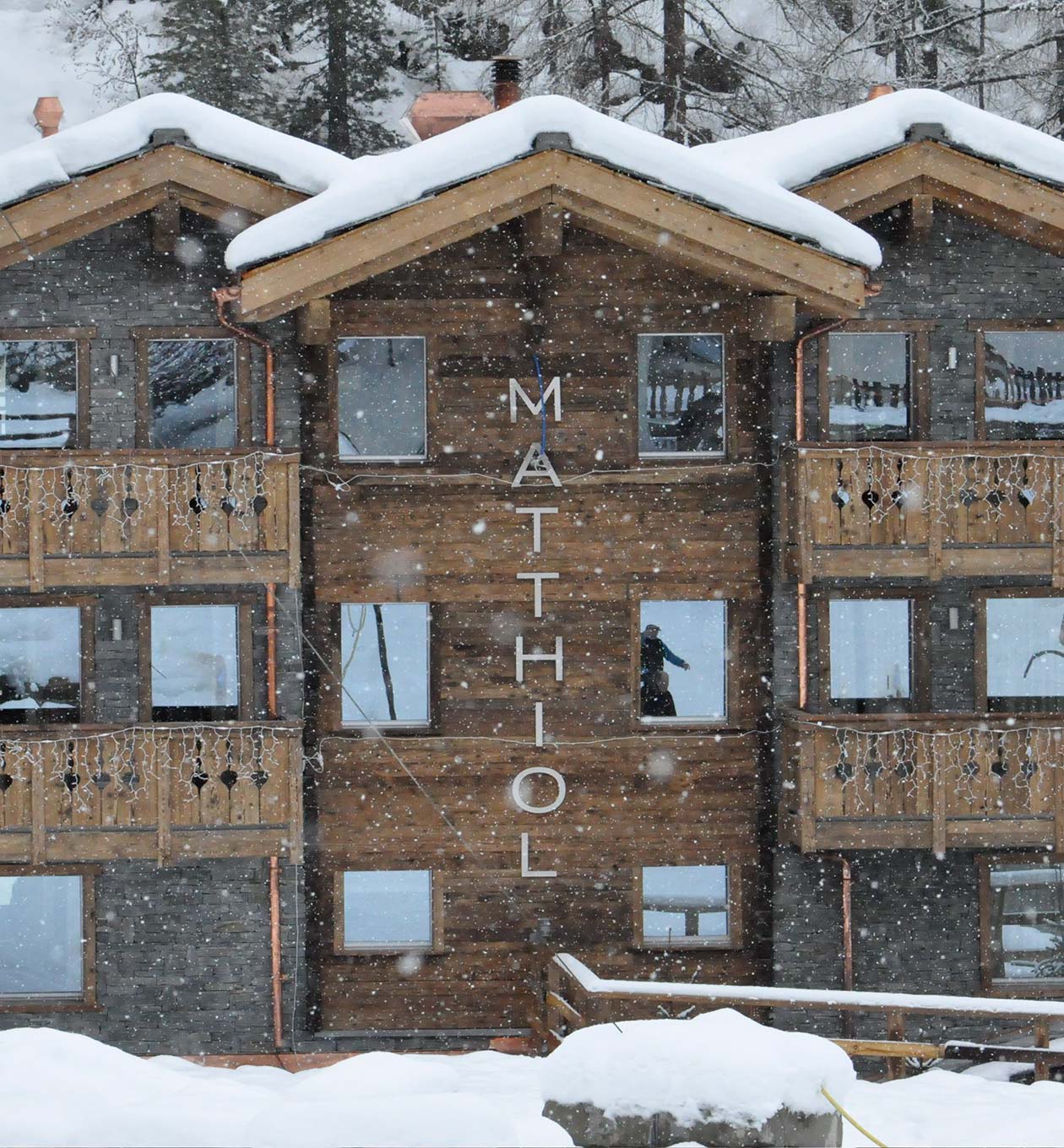 Au&szlig;enansicht des Suitenhotels Matthiol in Zermatt