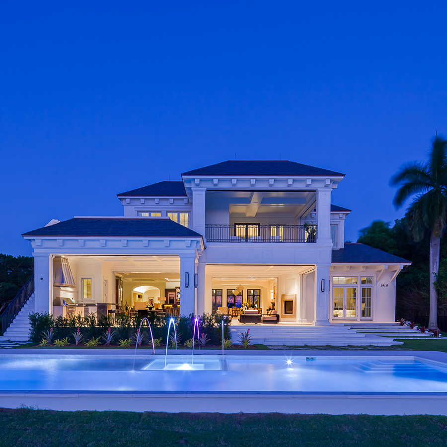 Gemuetliche Sitzecke mit Schaukelstuhl im Thermenhotel