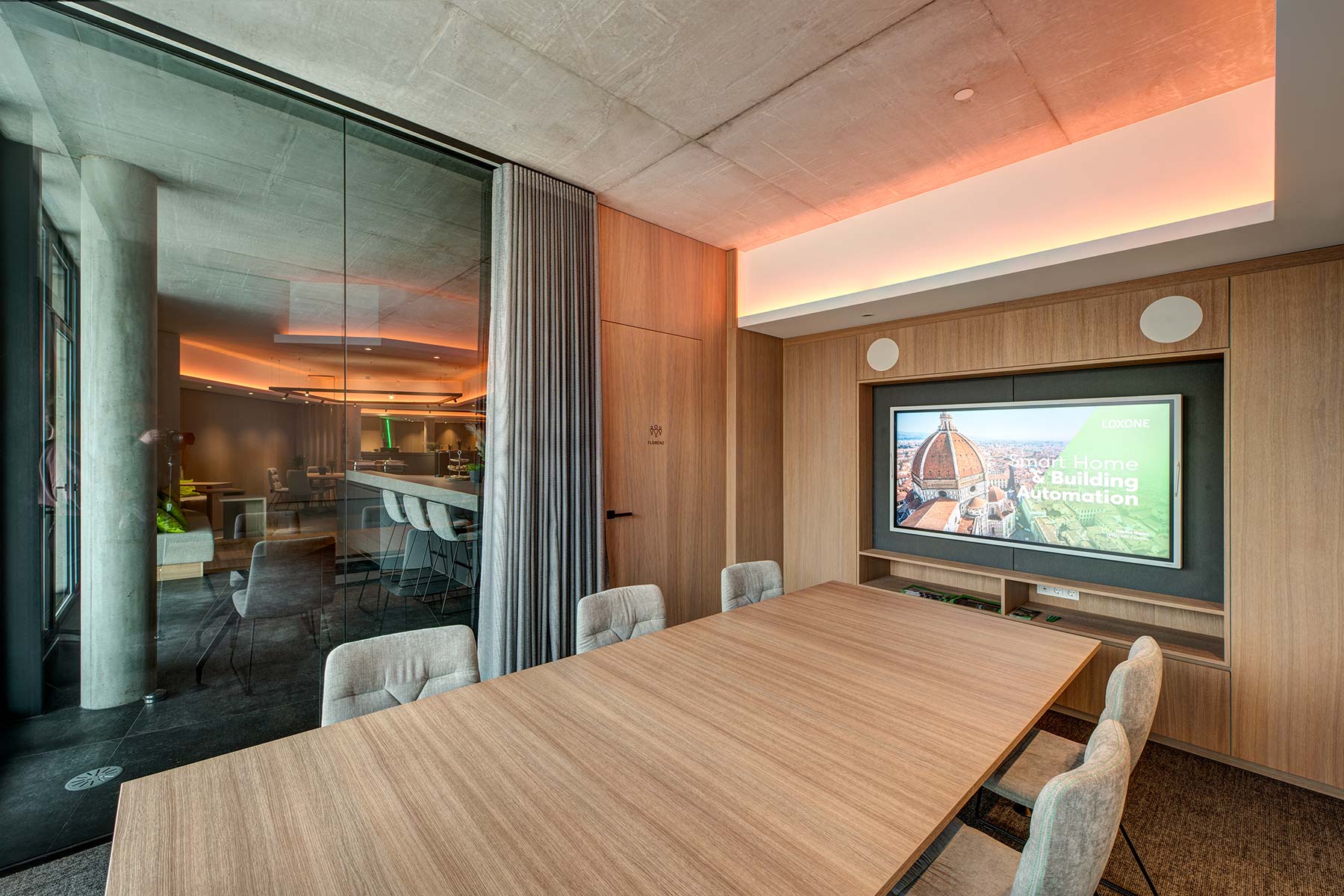 Loxone Smart Home Building & Automation vor Ort im Loxone Germany in Isernhagen