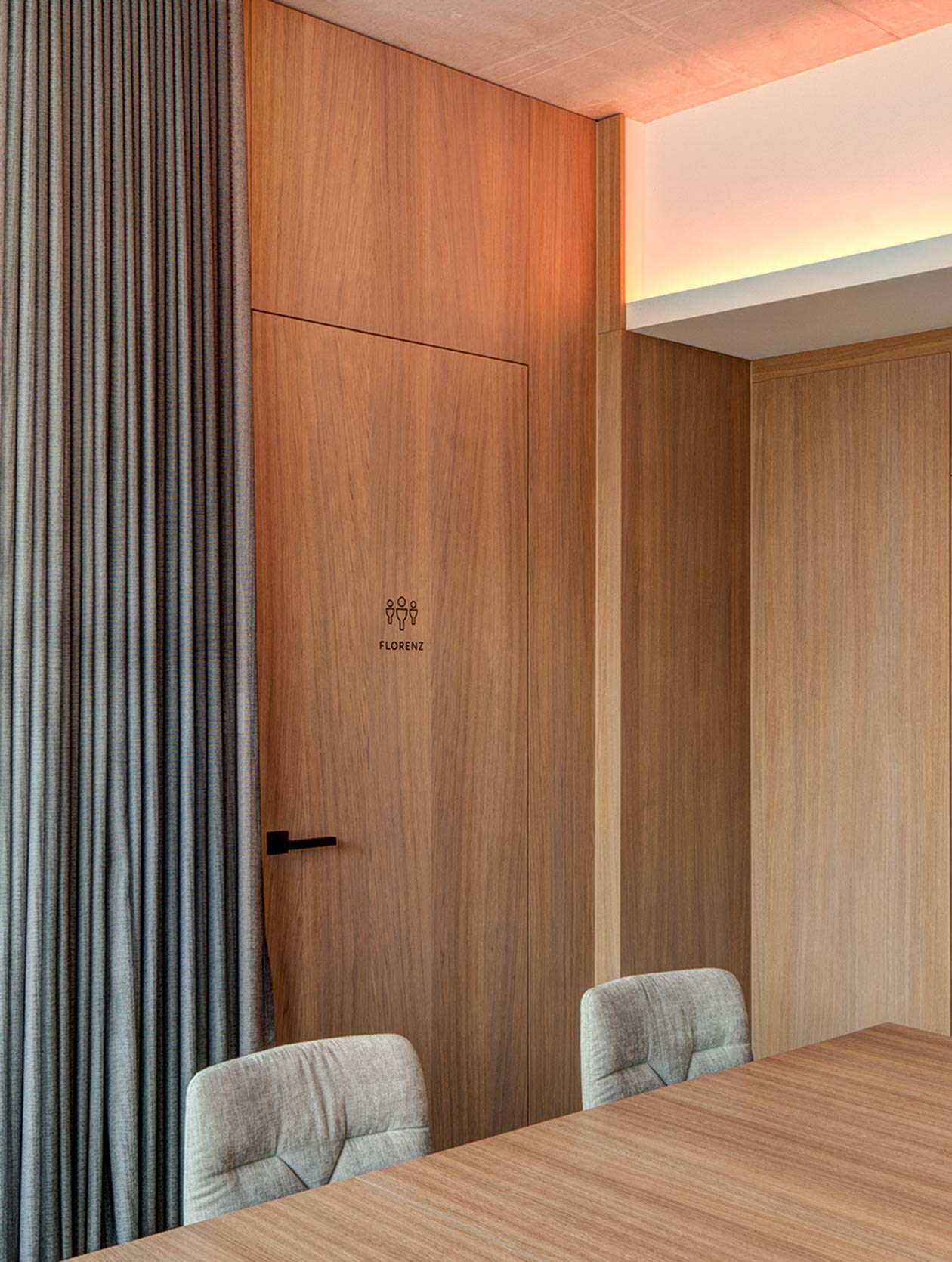 Loxone Smart Home Building & Automation vor Ort im Loxone Germany in Isernhagen