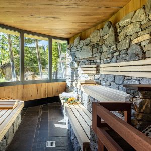 Wellnessbereich Sauna rustikal