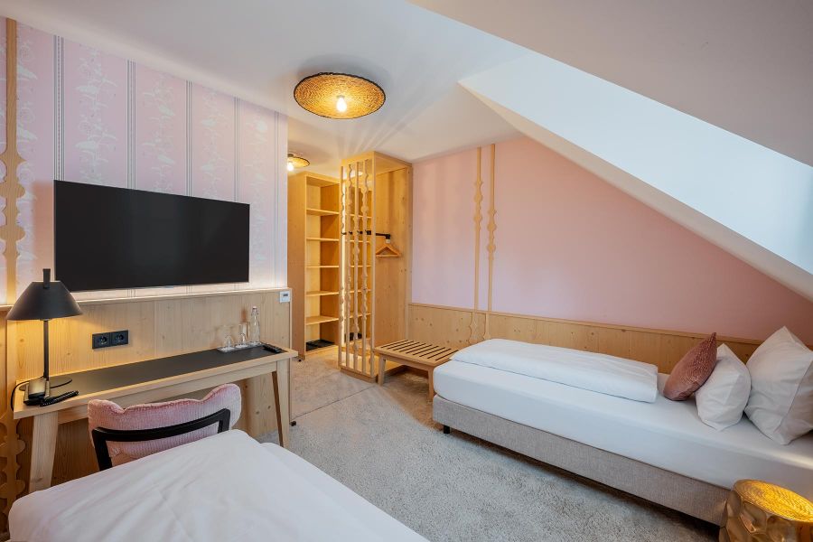 Innenarchitektur f&uuml;r Twin Bed Zimmer im Sch&auml;fflerwirt