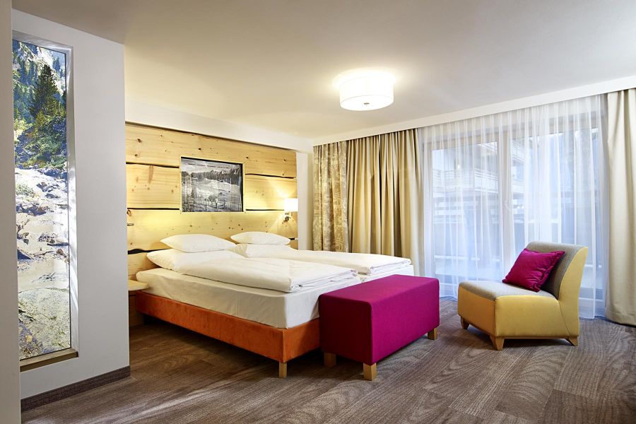 Hoteleinrichtung im Tiroler Stil