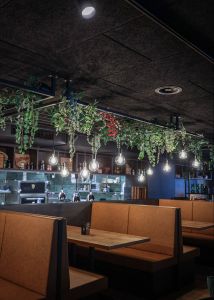 Essbereich, Seitliche Sitzbereiche an der Bar