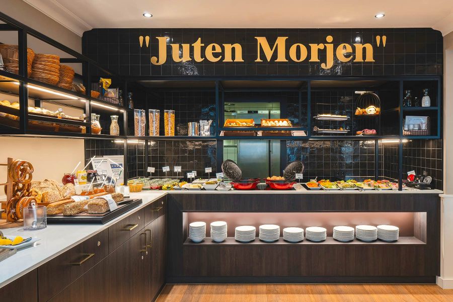 Buffet-Theke im Frühstücksraum des Living Hotel Berlin Großer Kurfürst