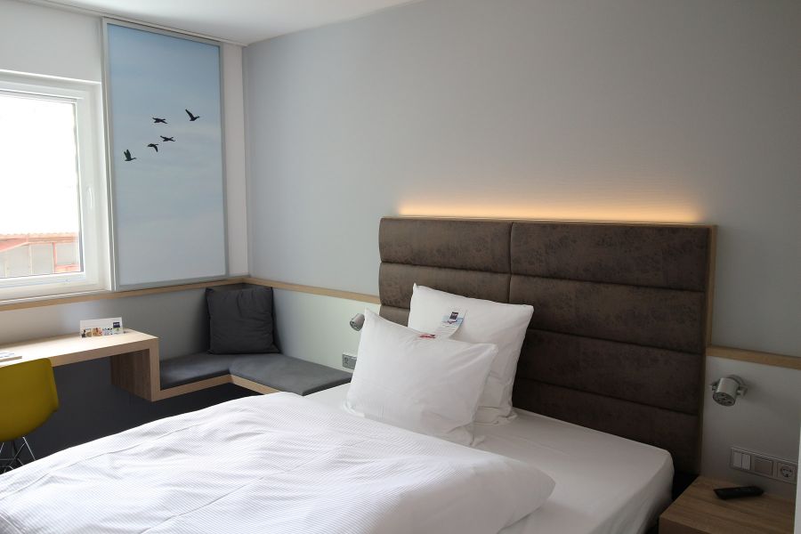 Zimmer im Hotel Essential by Dorint in Stuttgart