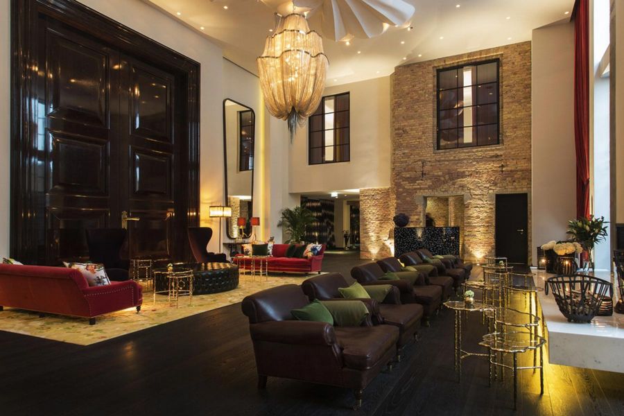 Innenausbau des Aufenthaltsraums des Zoo Hotels