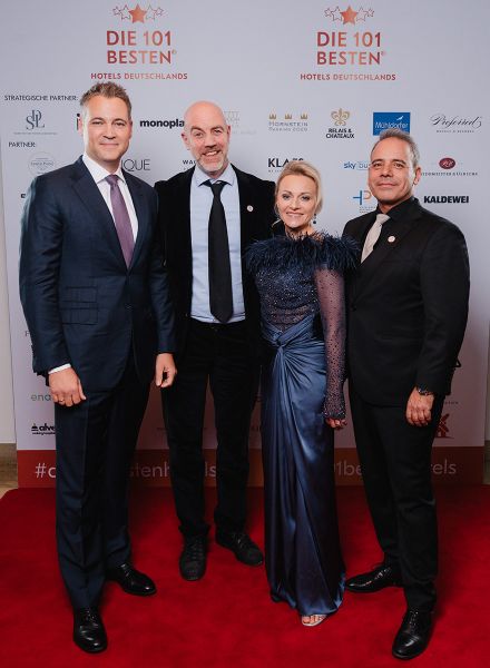 Gruppenfoto auf dem Roten Teppich bei Die 101 besten Hotels Deutschlands