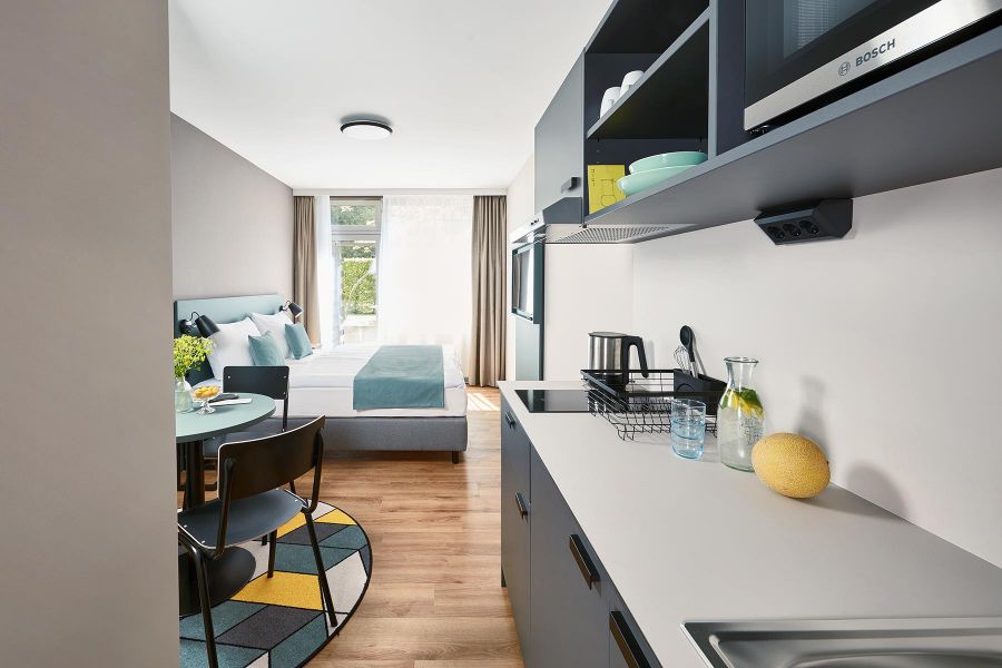 Ausstattung der Serviced Apartments mit Küchenzeile