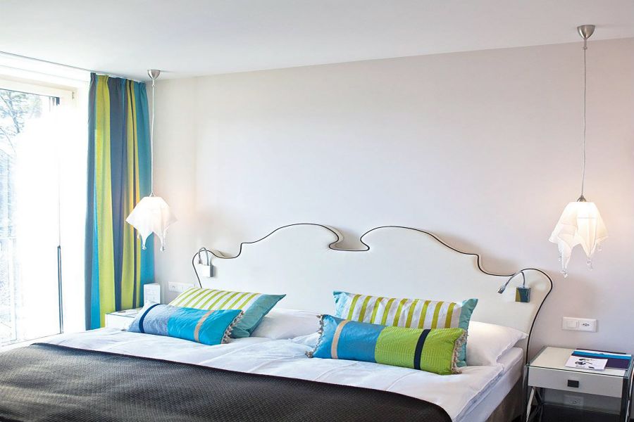 Doppelbettzimmer im Hotel Giardino Lago in Minusio