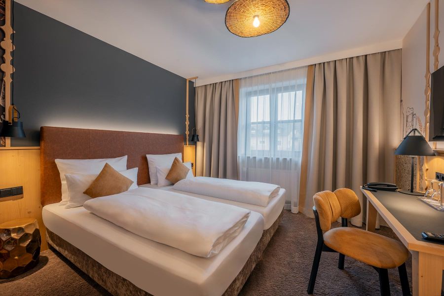 neu renoviertes Doppelzimmer im Hotel Gasthof Sch&auml;fflerwirt