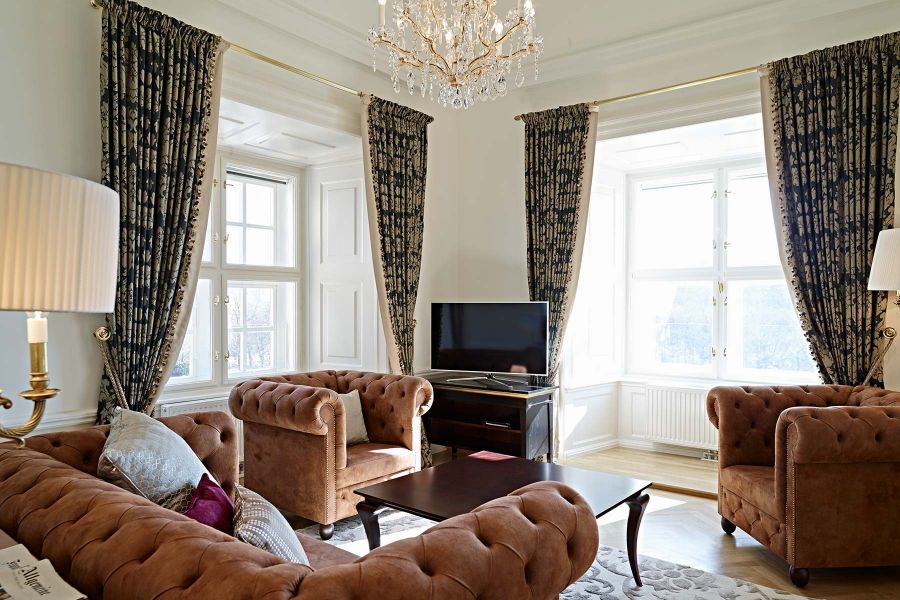 Lichtdurchflutetes Wohnzimmer in Wien