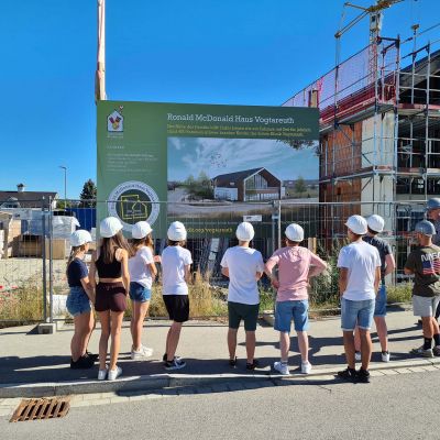 Azubi-Ausflug bei Appia mit Baustellenbesichtigung Ronald McDonald Haus Vogtareuth