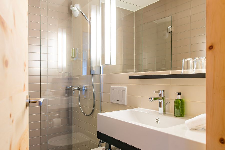 Badezimmer in Sils-Maria im Hotel Schweizerhof