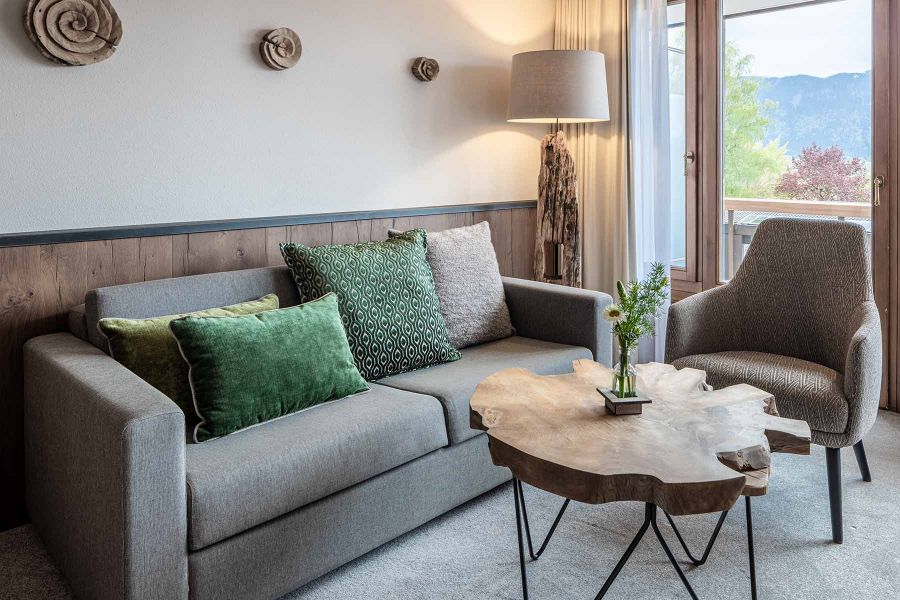 Sofa im Seminarzimmer in Murnau