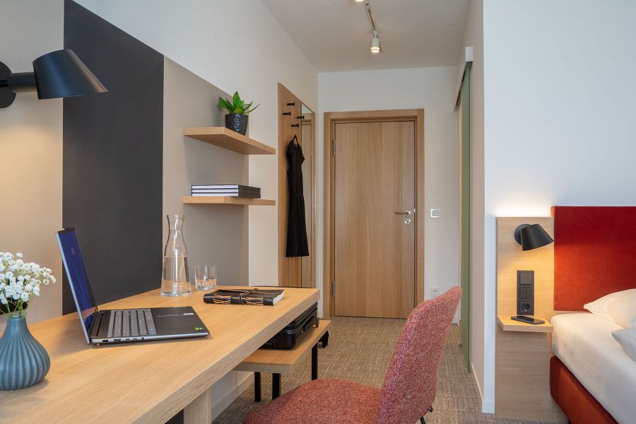 Hotelzimmer nach Modernisierungsarbeiten in der Sparkassenakademie Landshut