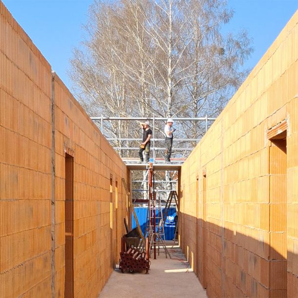 Rohbauarbeiten am Hotel