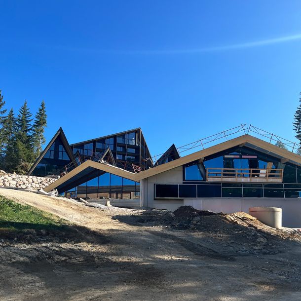 Außenansicht Restaurant im Bau in Hinterstoder