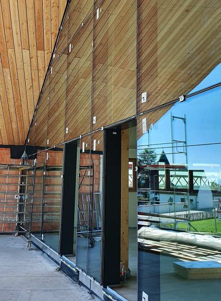 Glasfassade des Ronald McDonald Haus