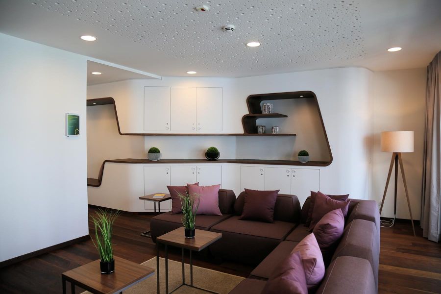 Schrankzeile mit Sofa