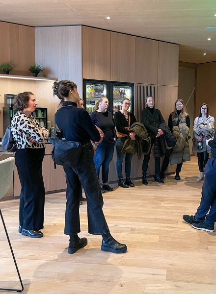 Rundgang durch das innovative Office am Loxone Campus in Kollerschlag mit modernster Smart-Building-Technologie und intelligenter Automatisierung