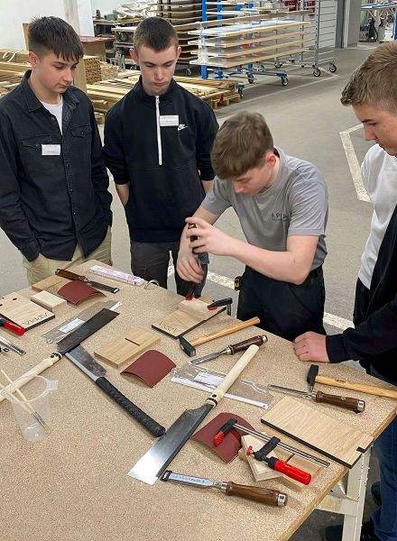 All-in-One Praktikum in der Schreinerei in Peterskichen