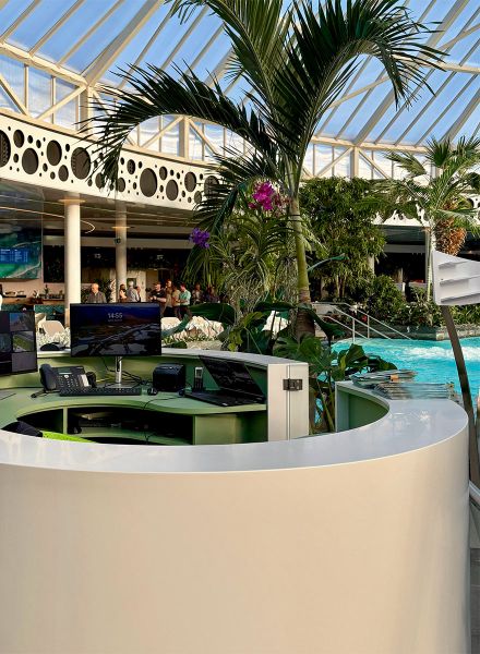 Insel zur Verwaltung inmitten der Therme Erding