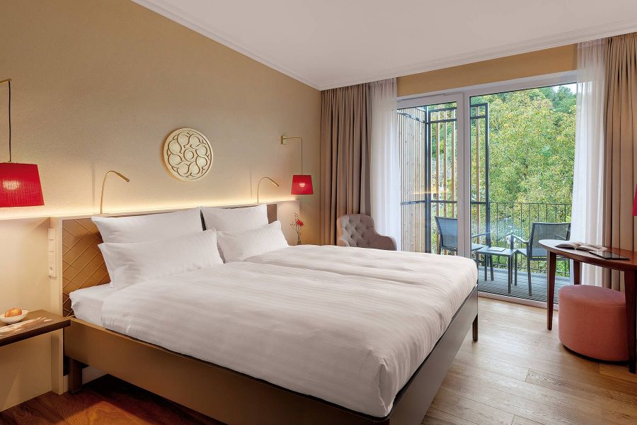 großes Doppelzimmer mit Balkon