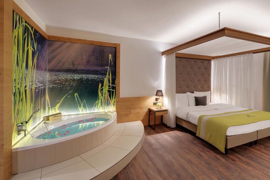Hotelzimmer Forster am See mit integrierter Badewanne