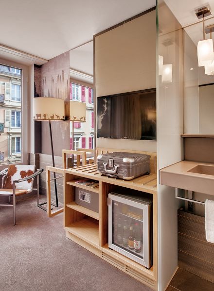Hotelzimmer mit Minibar in Lausanne
