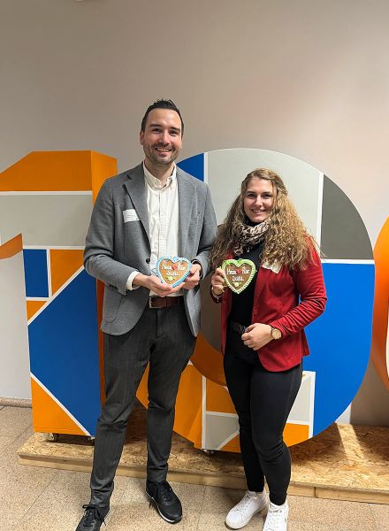 Zwei Mitarbeiter der Firma Appia nehmen am dualForum Süd teil.